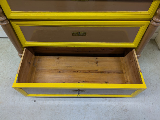 Vanha antiikki lipasto 