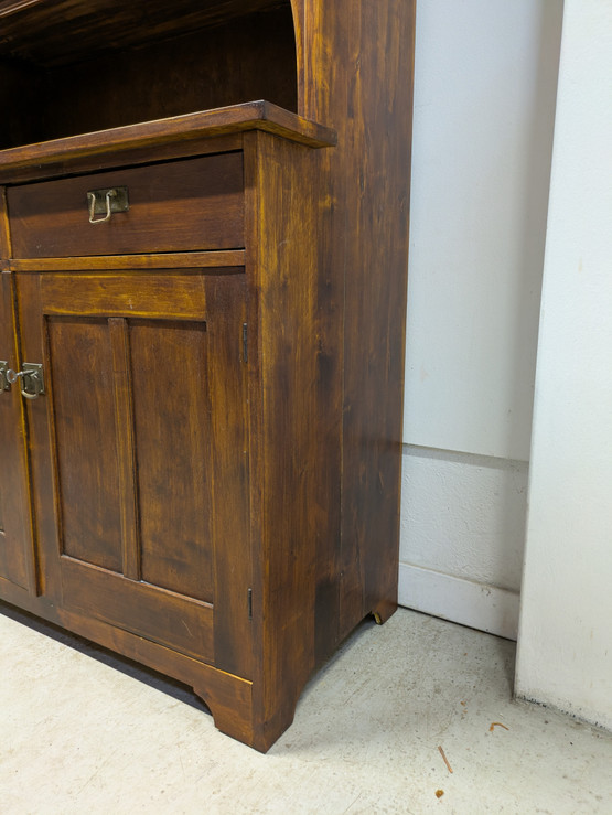 Upea Jugend astiakaappi 