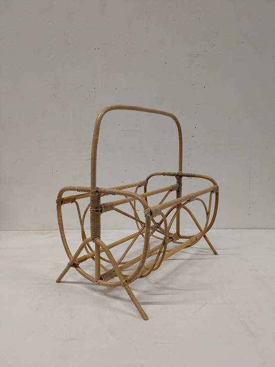 Vintage rottinkinen lehtiteline 