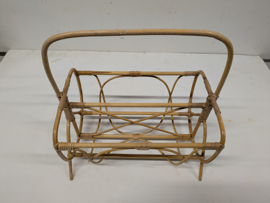 Vintage rottinkinen lehtiteline 