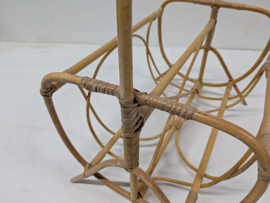 Vintage rottinkinen lehtiteline 