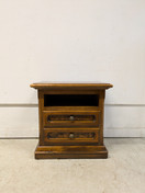 Klassinen lipasto / yöpöytä 