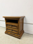 Klassinen lipasto / yöpöytä 