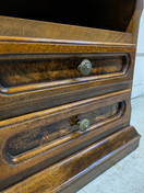 Klassinen lipasto / yöpöytä 