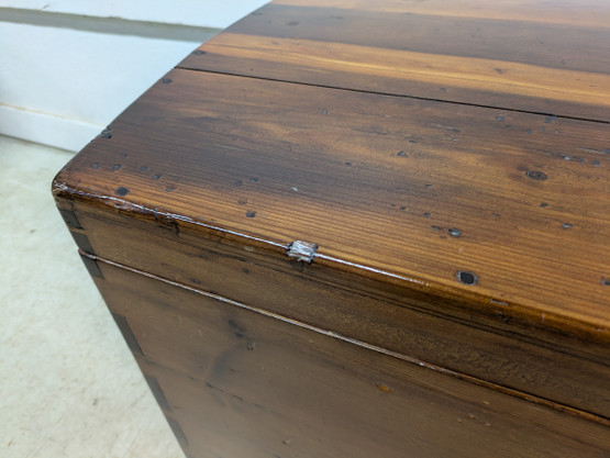 Kunnostettu antiikki arkku