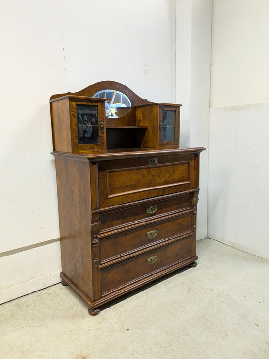 Upea kunnostettu antiikki piironki 