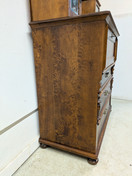 Upea kunnostettu antiikki piironki 