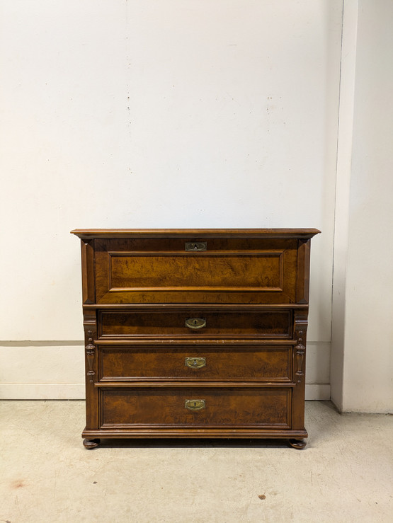 Upea kunnostettu antiikki piironki 