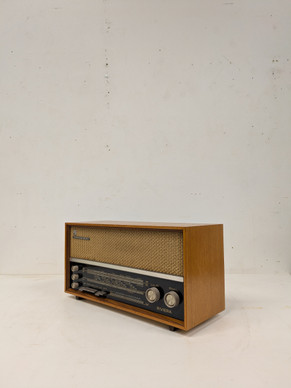 Vintage Salora radio