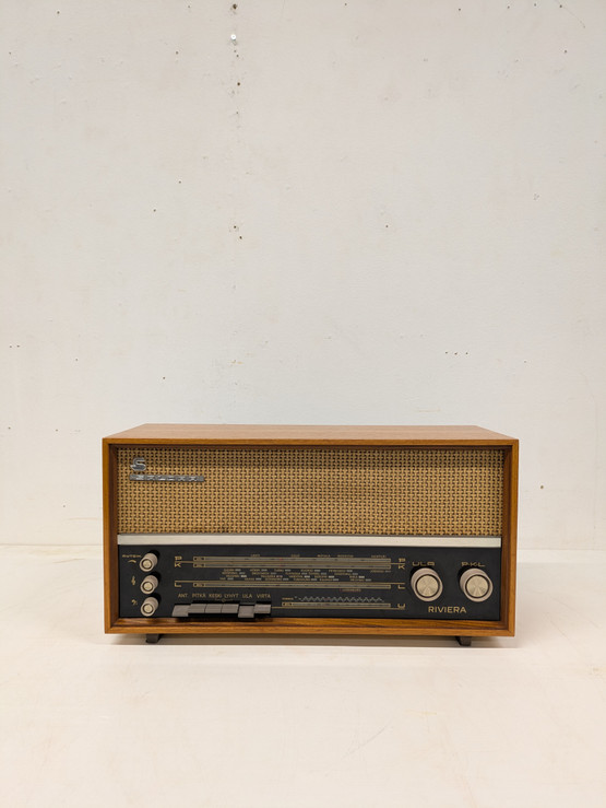 Vintage Salora radio