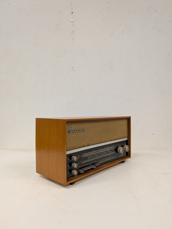 Vintage Salora radio