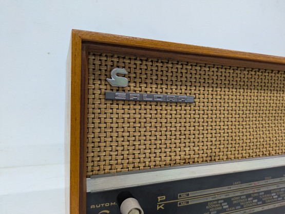 Vintage Salora radio