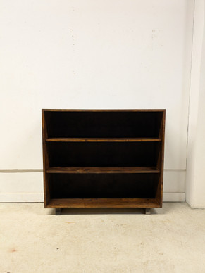 Kirjahylly 40-luku nro 2