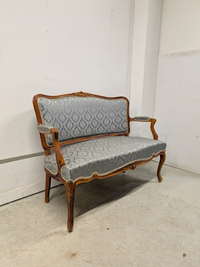 Vanha kaunis Rokokoo sohva