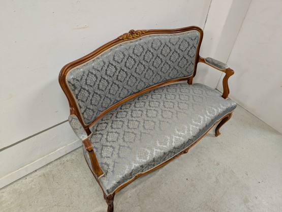 Vanha kaunis Rokokoo sohva