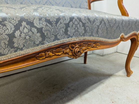 Vanha kaunis Rokokoo sohva