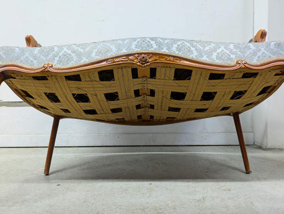 Vanha kaunis Rokokoo sohva