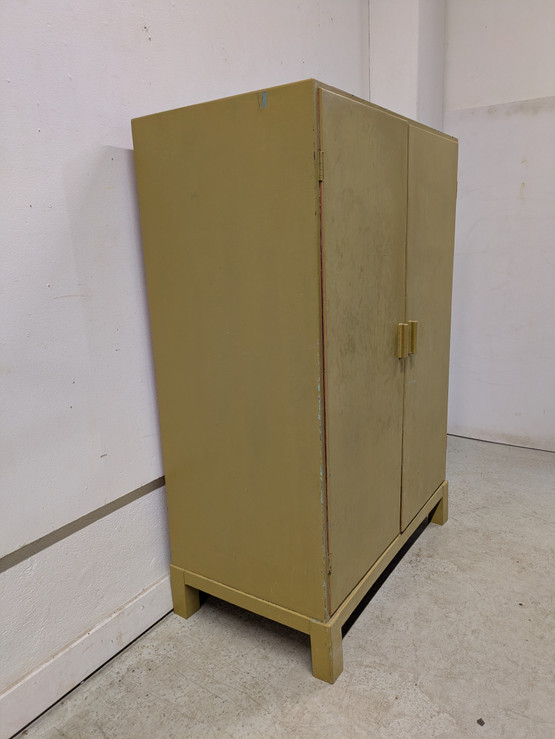 Vanha liinavaatekaappi 