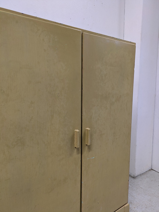 Vanha liinavaatekaappi 