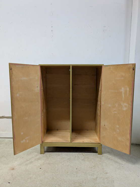 Vanha liinavaatekaappi 