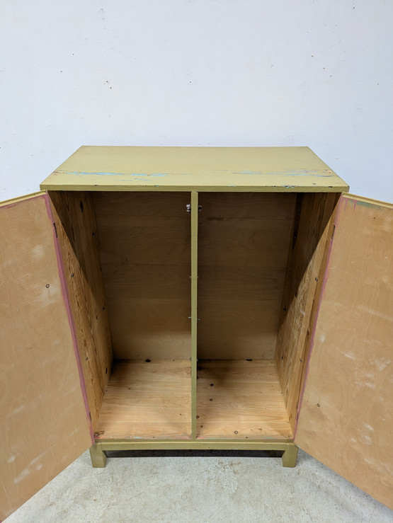 Vanha liinavaatekaappi 