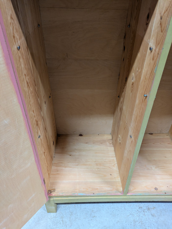 Vanha liinavaatekaappi 