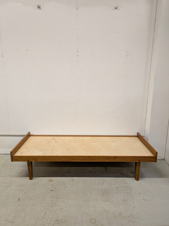 Teak laverisänky 60-luku, levitettävä 