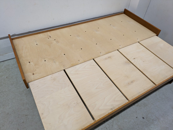 Teak laverisänky 60-luku, levitettävä 