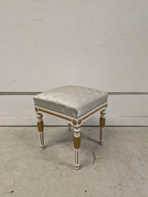 Vanha Kustavilainen taburetti / palli 