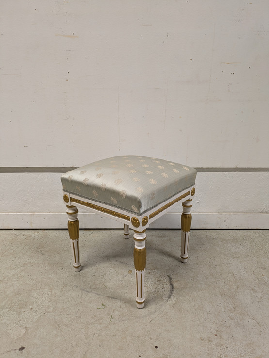 Vanha Kustavilainen taburetti / palli 