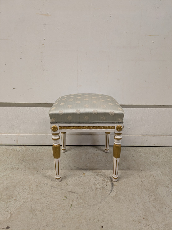 Vanha Kustavilainen taburetti / palli 