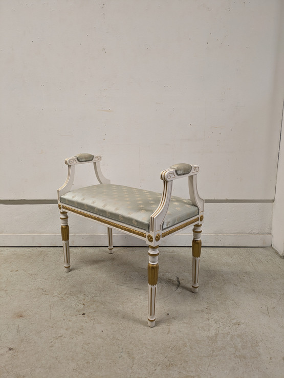 Vanha Kustavilainen penkki