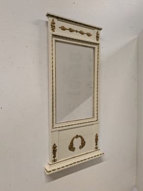 Kustavilainen pikku peili