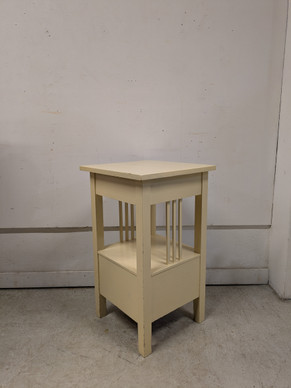 Vanha sivupöytä / lipasto 