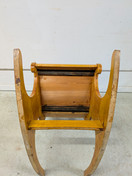 Upea vanha puinen keinutuoli 