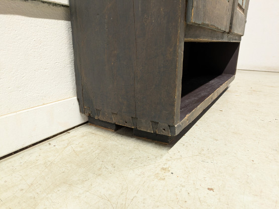 Antiikki kaappi 1700-luku