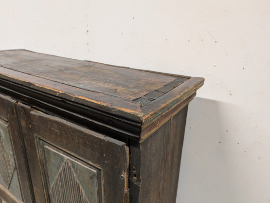 Antiikki kaappi 1700-luku