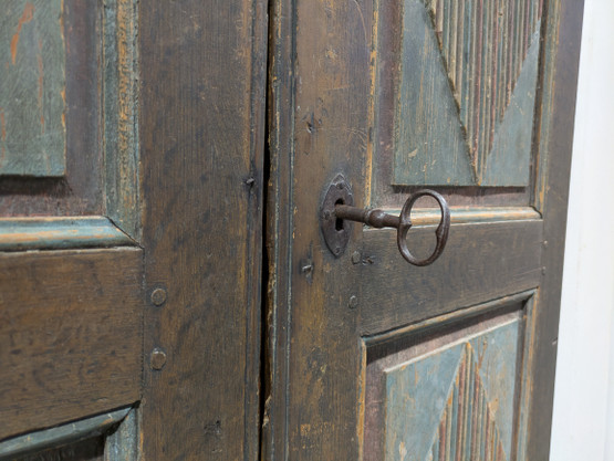 Antiikki kaappi 1700-luku