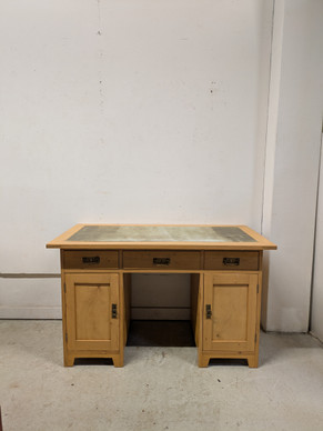 Vanha kirjoituspöytä 