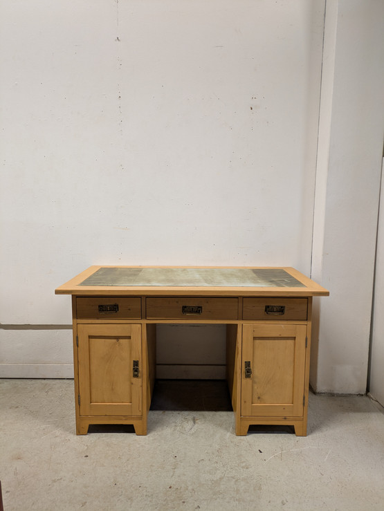 Vanha kirjoituspöytä 