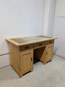 Vanha kirjoituspöytä 