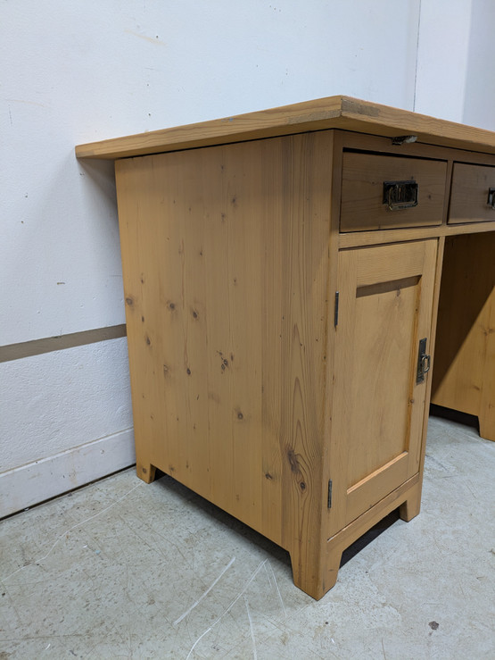 Vanha kirjoituspöytä 