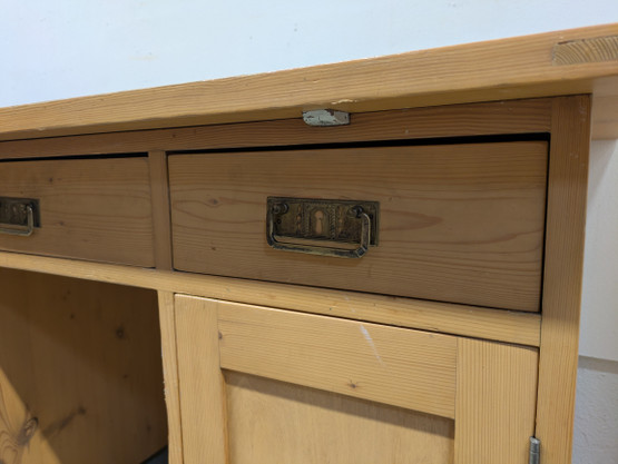 Vanha kirjoituspöytä 