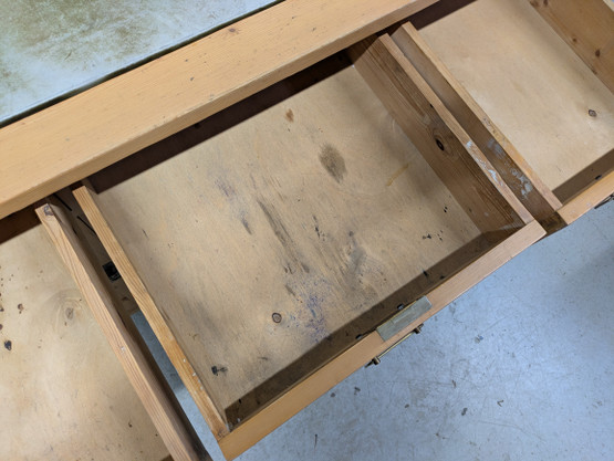 Vanha kirjoituspöytä 