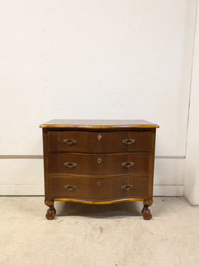 Vintage Chippendale lipasto 