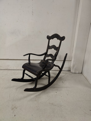 Upea vanha keinutuoli 