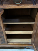 Antiikki astiakaappi 