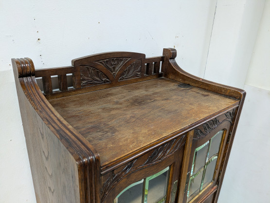 Antiikki vitriinikaappi 