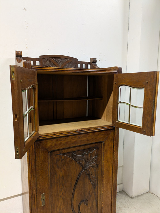 Antiikki vitriinikaappi 