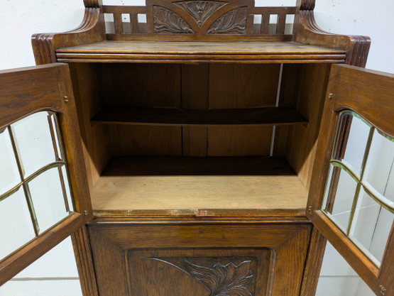 Antiikki vitriinikaappi 